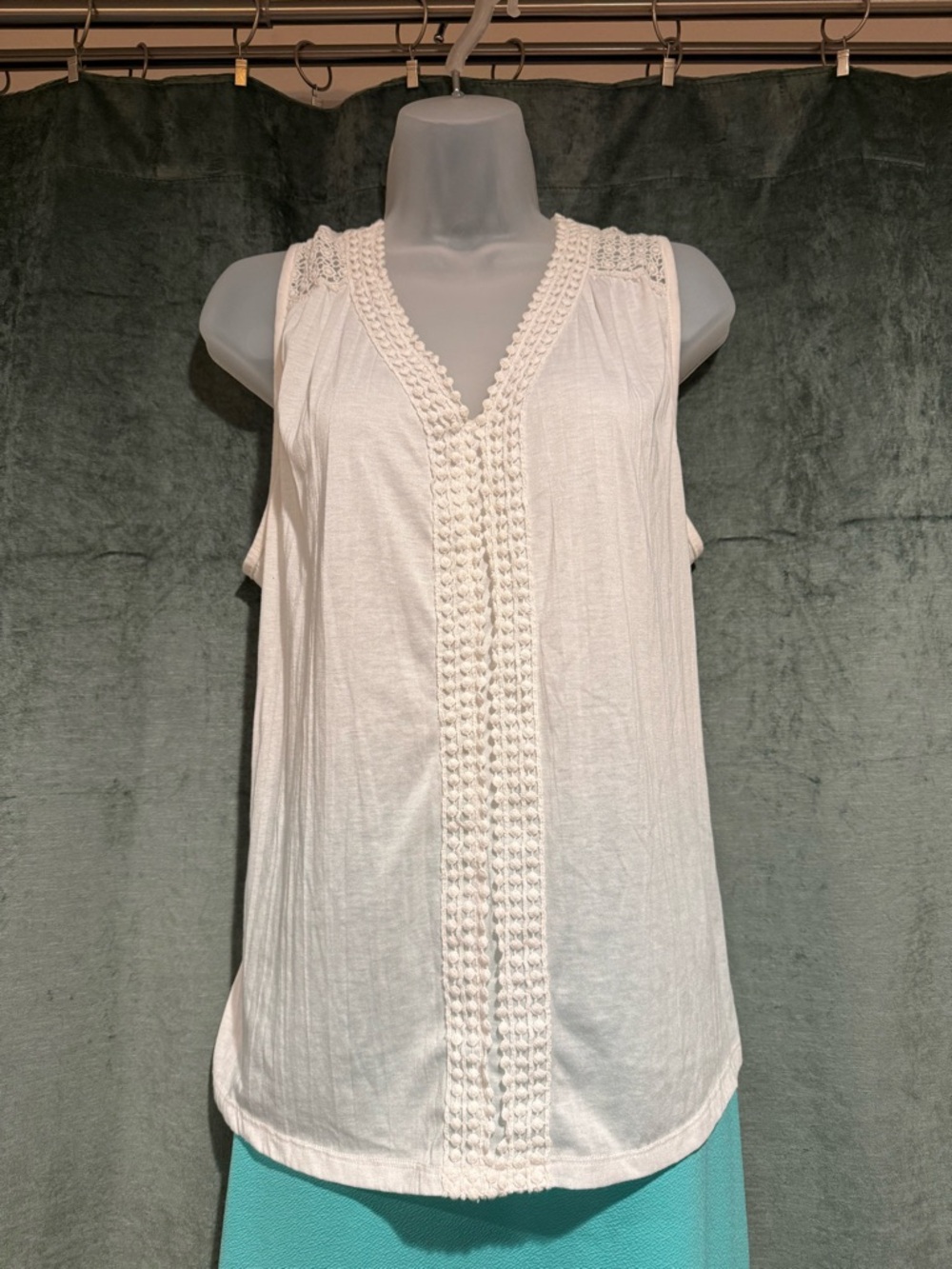 Carolyn Taylor White Crochet-Trim Sleeveless Camisole